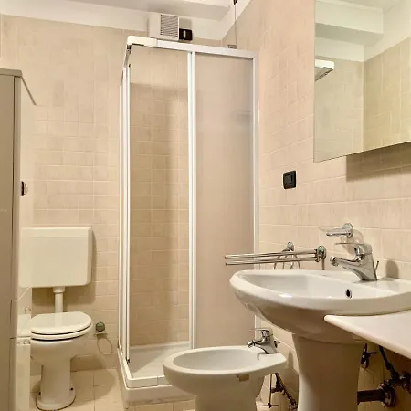 Yellow Apt Apartment *
